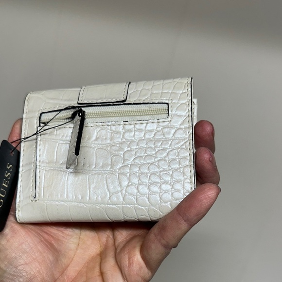 Guess Ivory Croc-Embossed Wallet - Picture 4 of 10